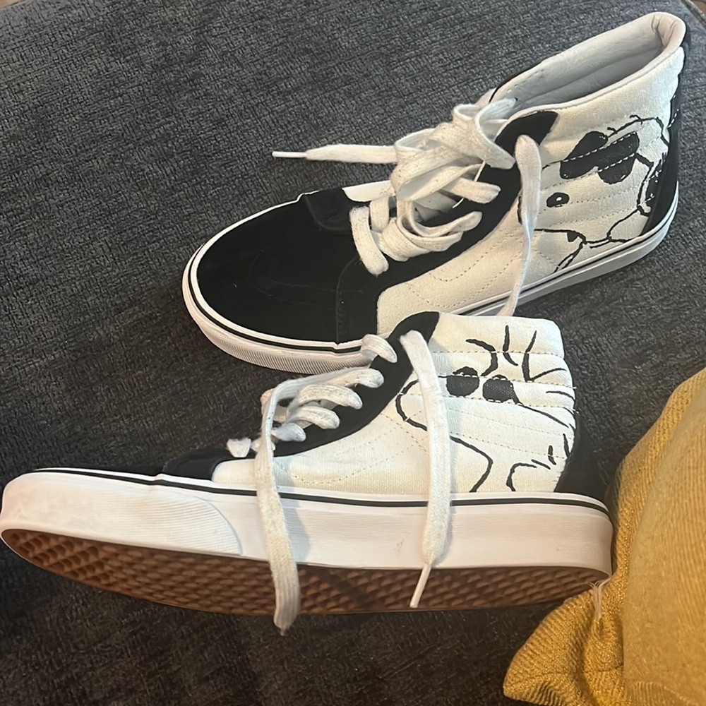 Snoopy Vans Men 8 Women 9.5